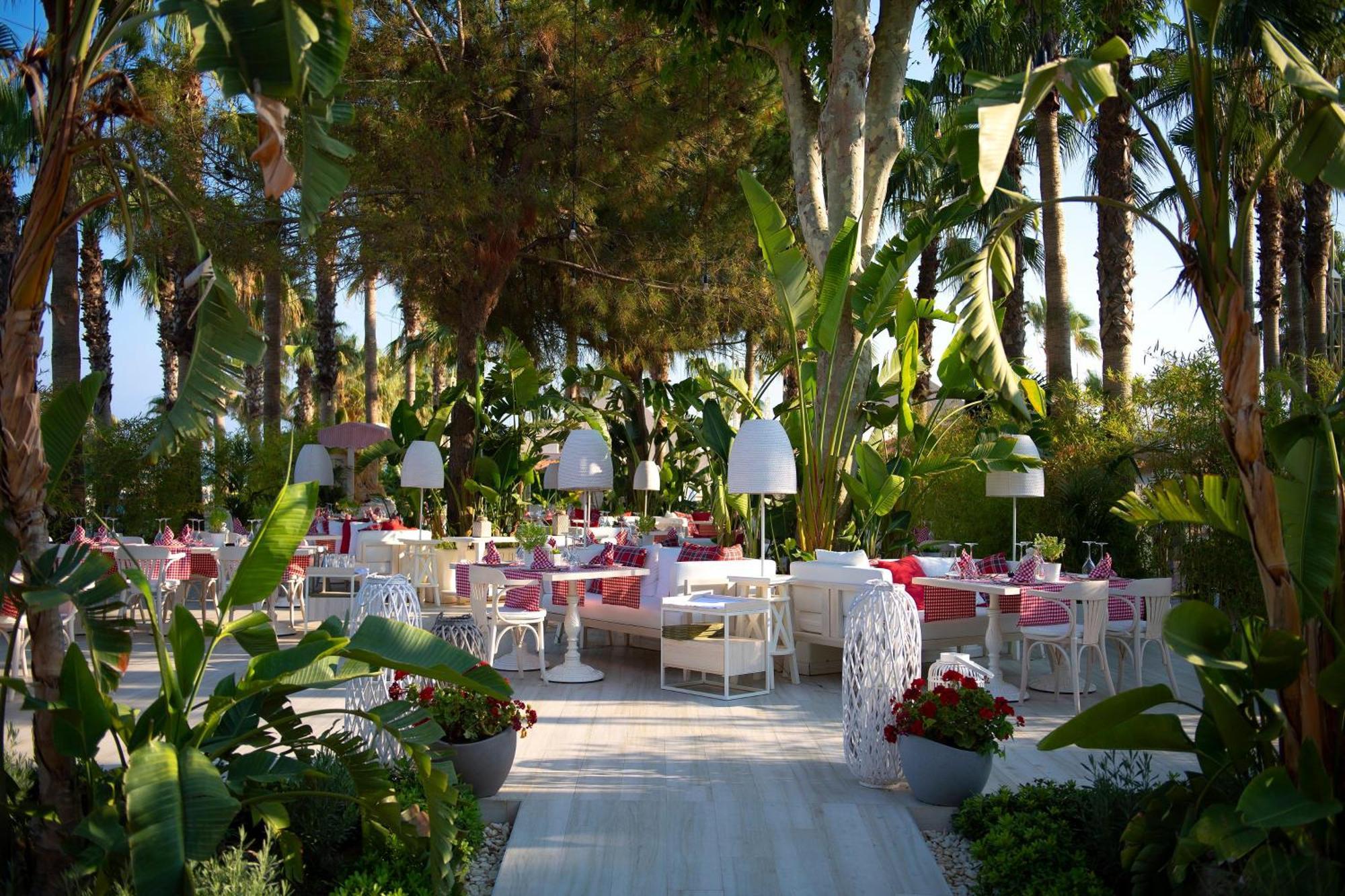 Miramare Beach Hotel Side Exterior photo