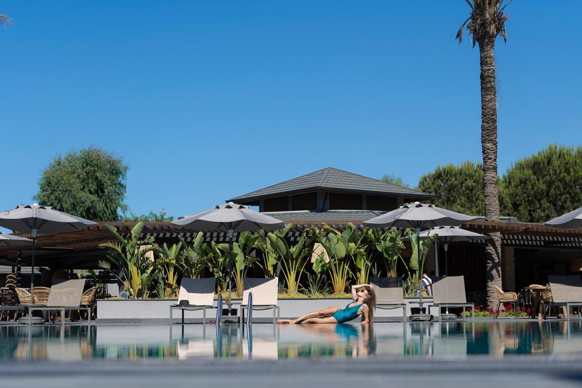 Miramare Beach Hotel Side Exterior photo
