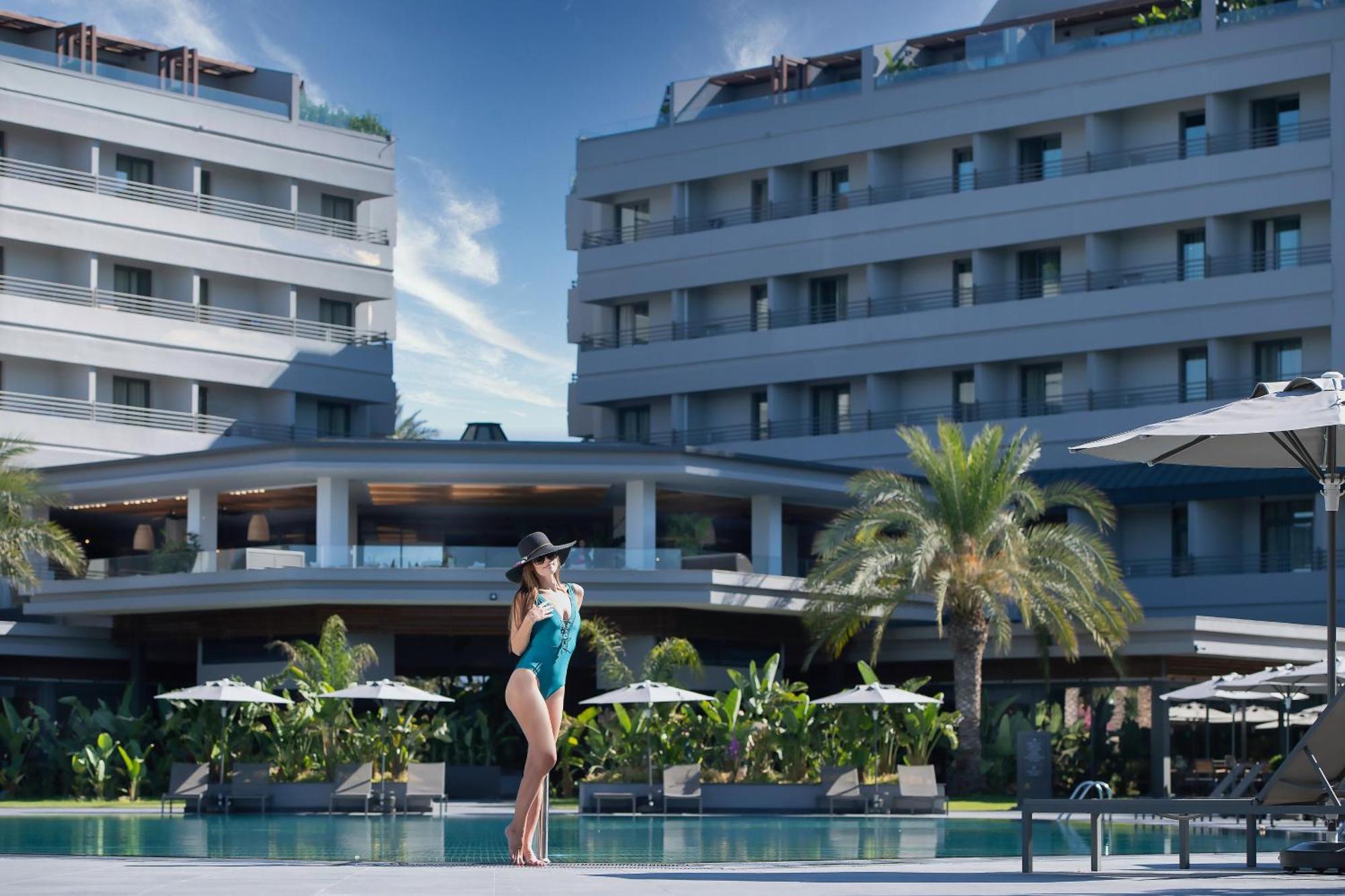 Miramare Beach Hotel Side Exterior photo